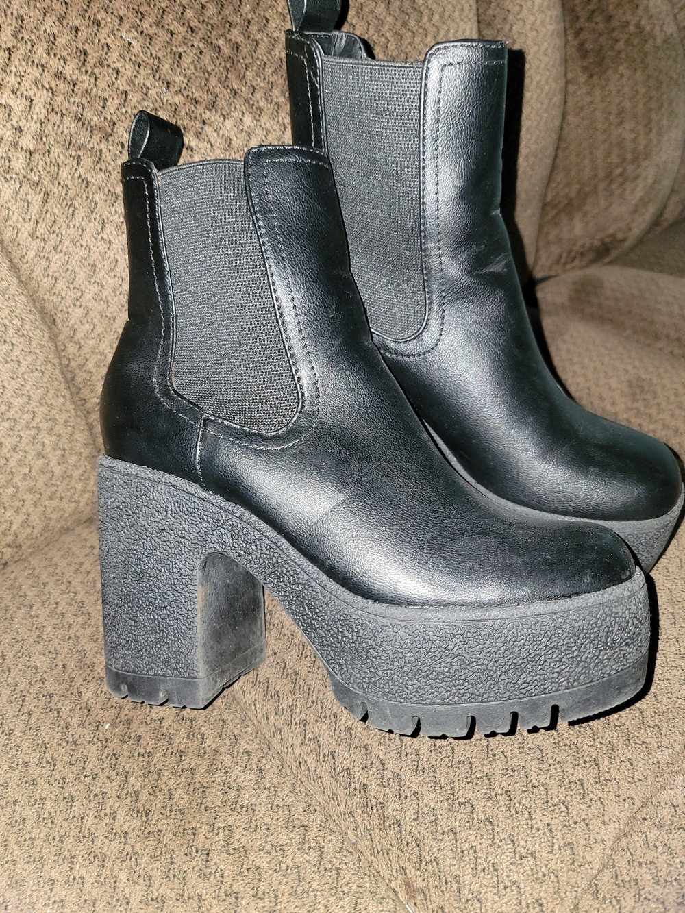 BAMBOO Black Platform Chelsea Booties